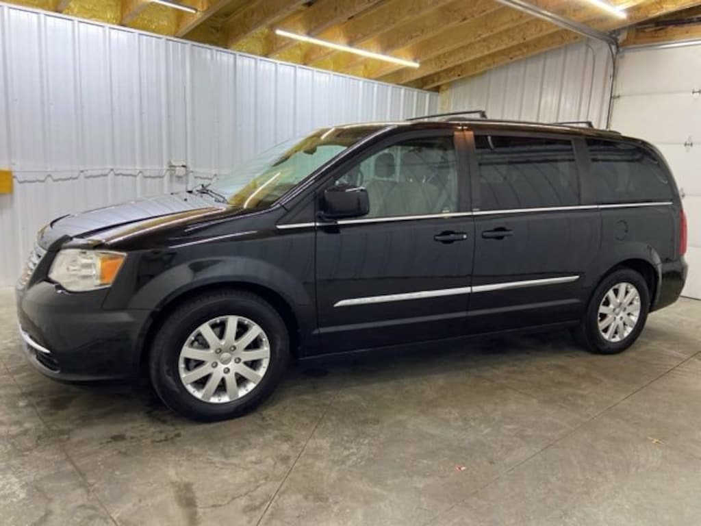Used 2014 Chrysler Town & Country Touring