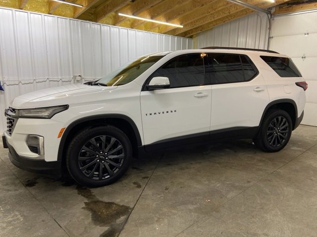 2023 Chevrolet Traverse RS photo 2