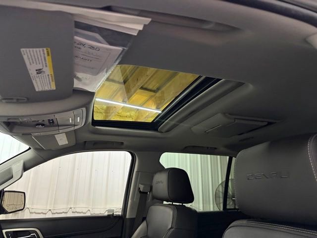 2020 GMC Yukon Denali - Photo 42