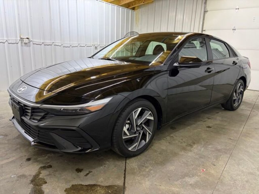 Used 2025 Hyundai Elantra SEL Sport