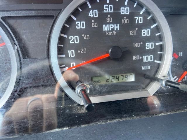2011 Isuzu NPR - Photo 28