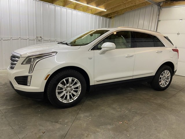 2017 Cadillac XT5 Base photo 2