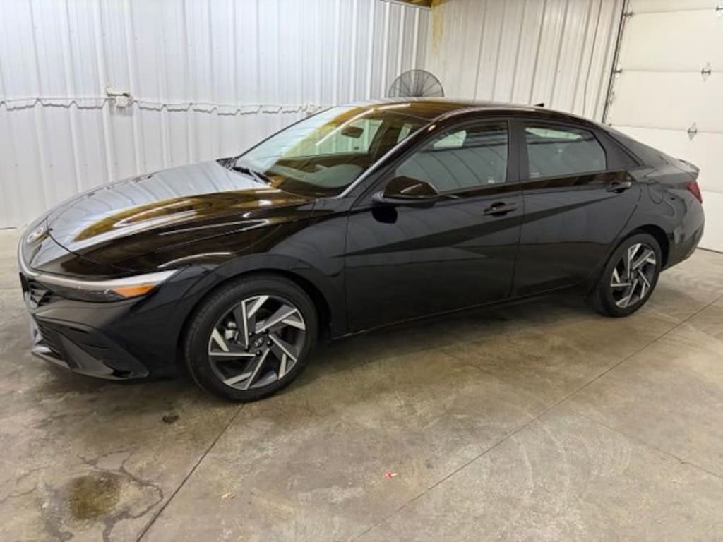 Used 2025 Hyundai Elantra SEL Sport