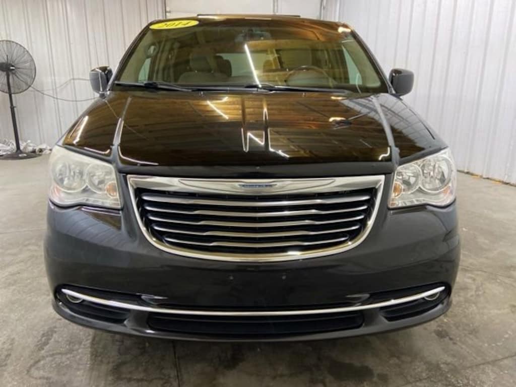 Used 2014 Chrysler Town & Country Touring