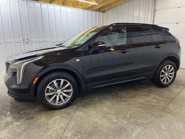 2022 Cadillac XT4 Sport photo 2
