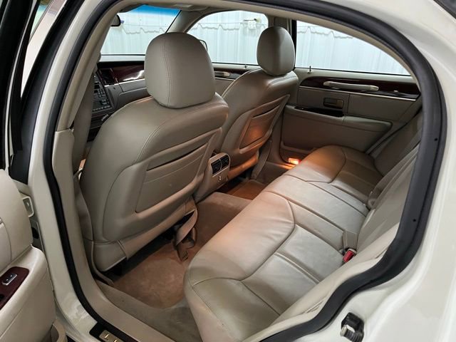 2005 Lincoln Town Car Signature Limited - Photo 18