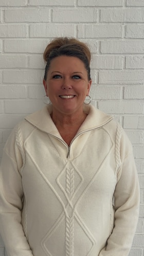 Staff member Cyndi Brown from ID_5557f0e76bb7