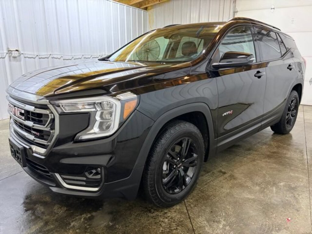 Used 2024 GMC Terrain AT4 SUV
