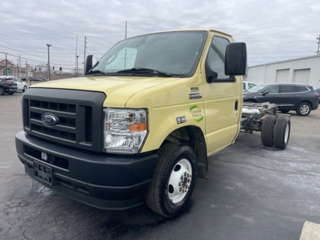 2021 Ford E-450 photo 3
