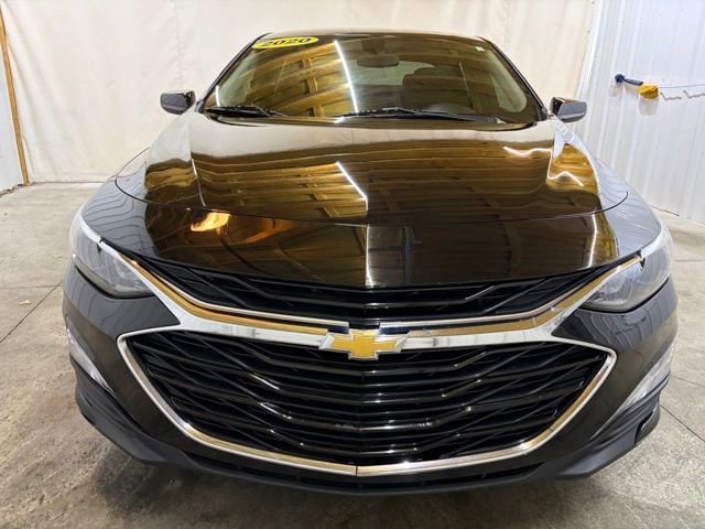 Used 2020 Chevrolet Malibu 1LT with VIN 1G1ZD5ST2LF095638 for sale in Van Wert, OH