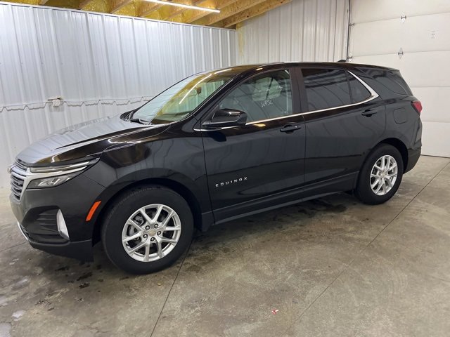 2024 Chevrolet Equinox LT photo 2