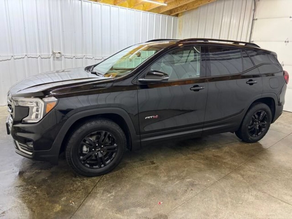 Used 2024 GMC Terrain AT4 SUV