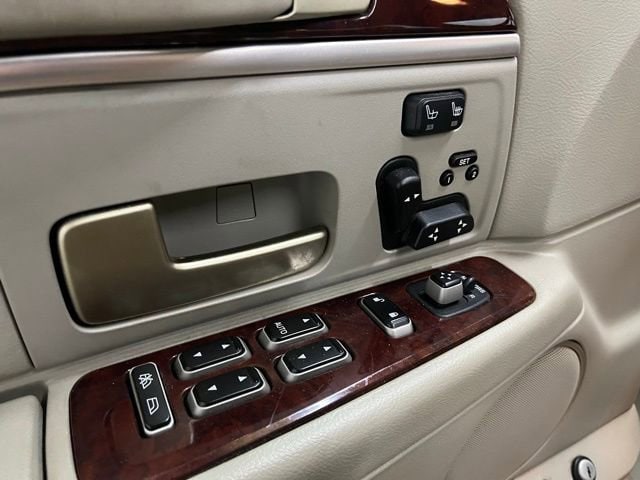 2005 Lincoln Town Car Signature Limited - Photo 29