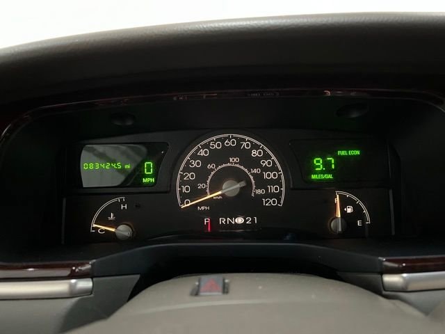 2005 Lincoln Town Car Signature Limited - Photo 41