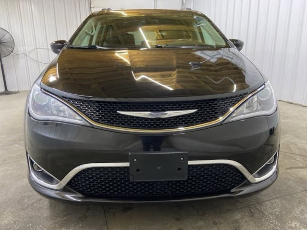 Used 2017 Chrysler Pacifica Touring-L