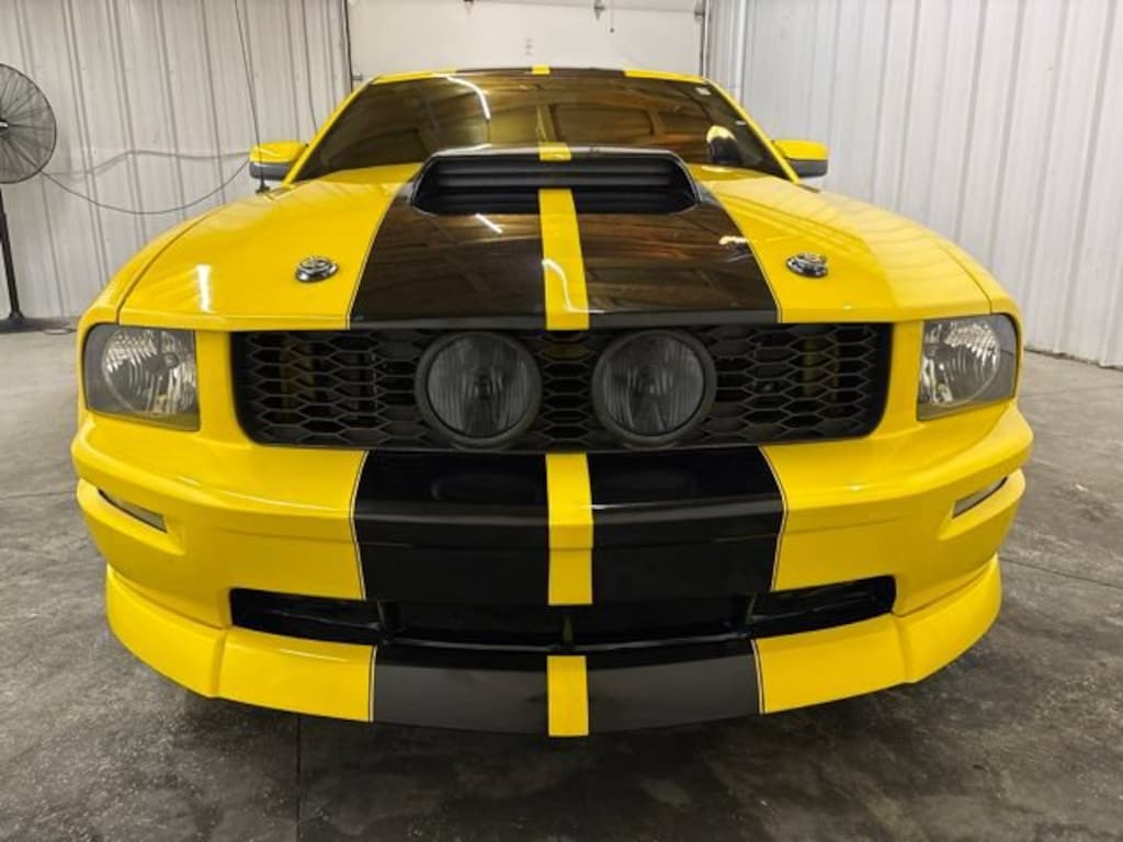 Used 2006 Ford Mustang GT Deluxe