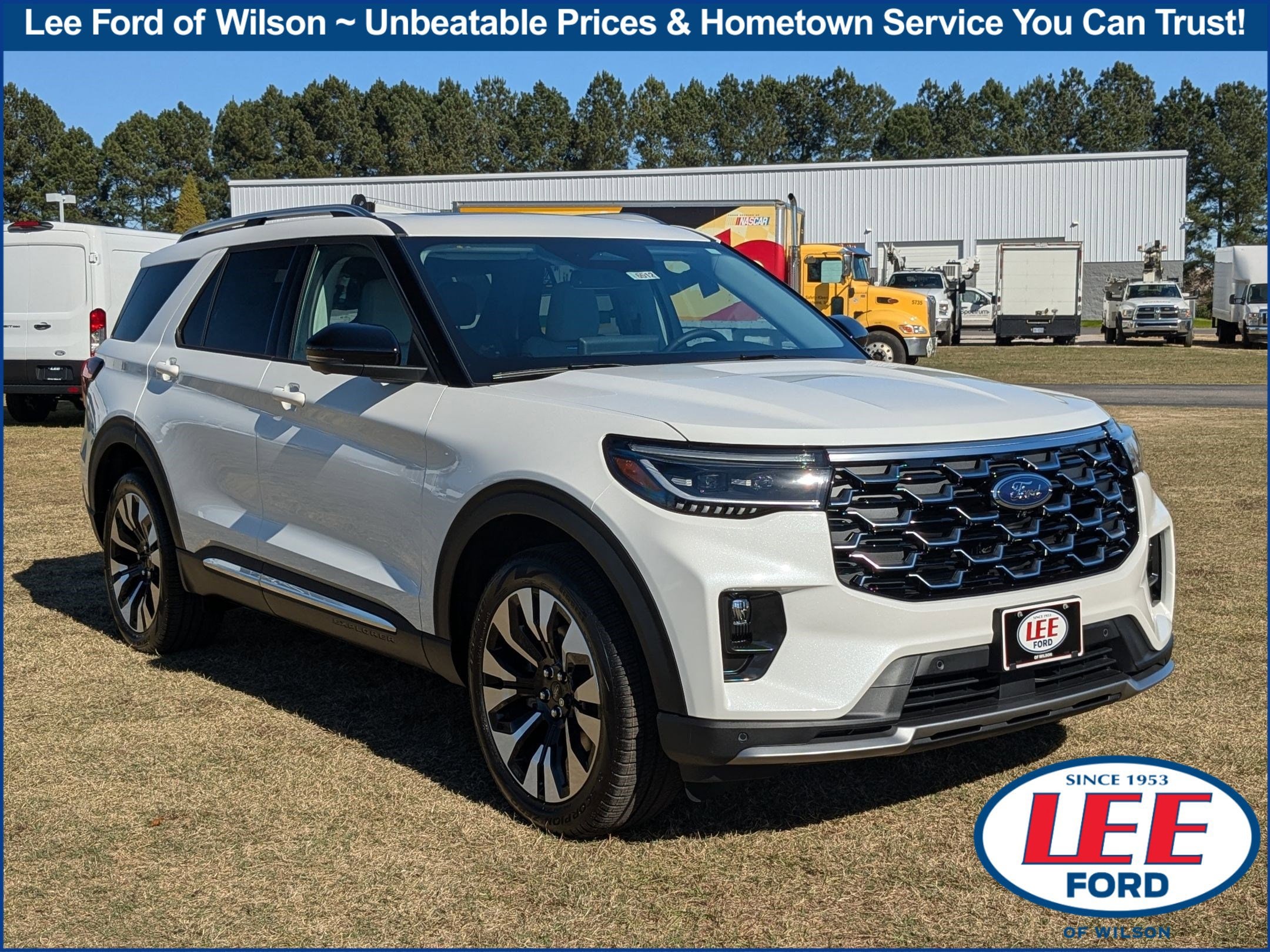 2026 Ford Explorer Platinum's photo