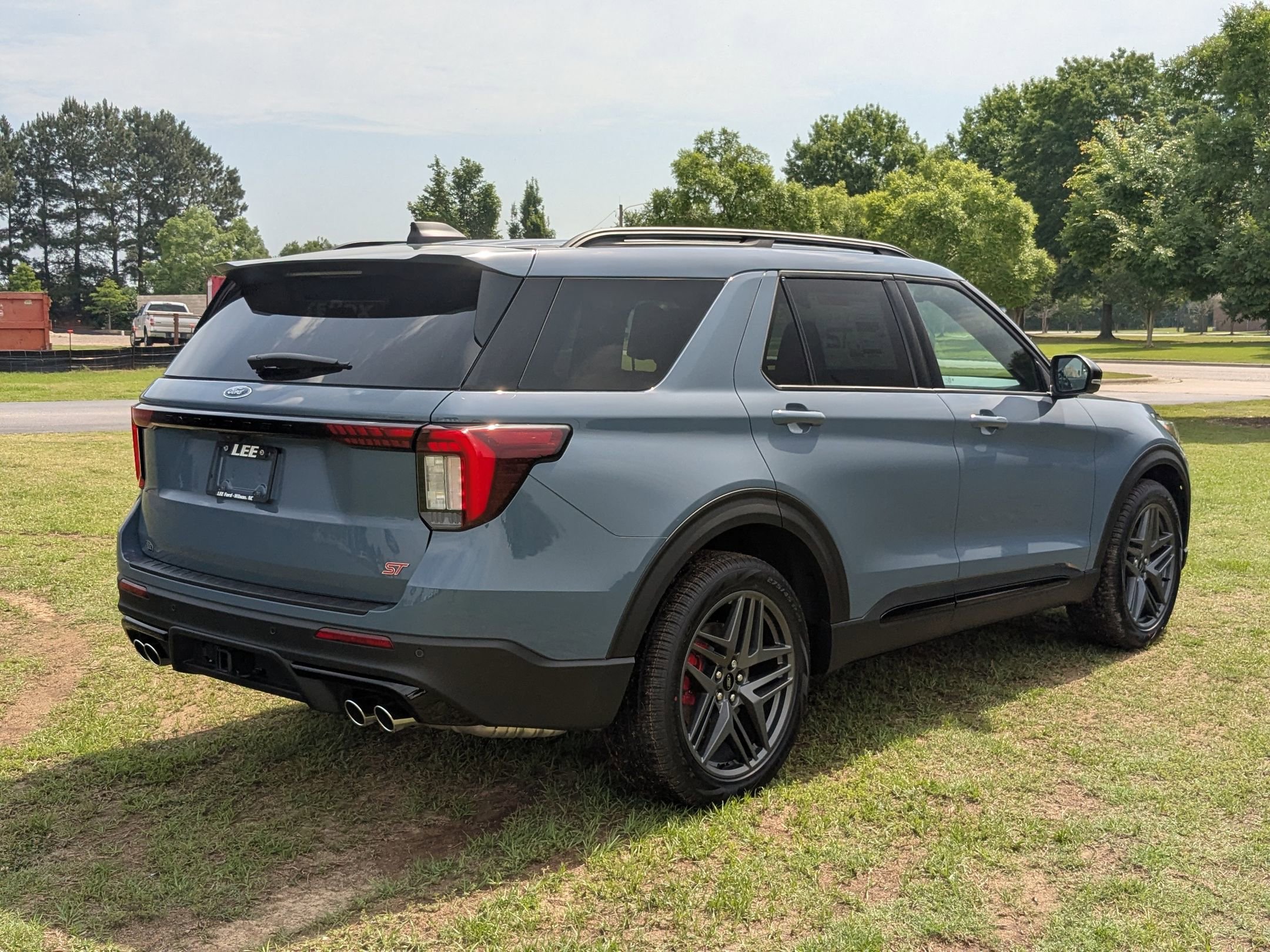2025 Ford Explorer ST photo 3