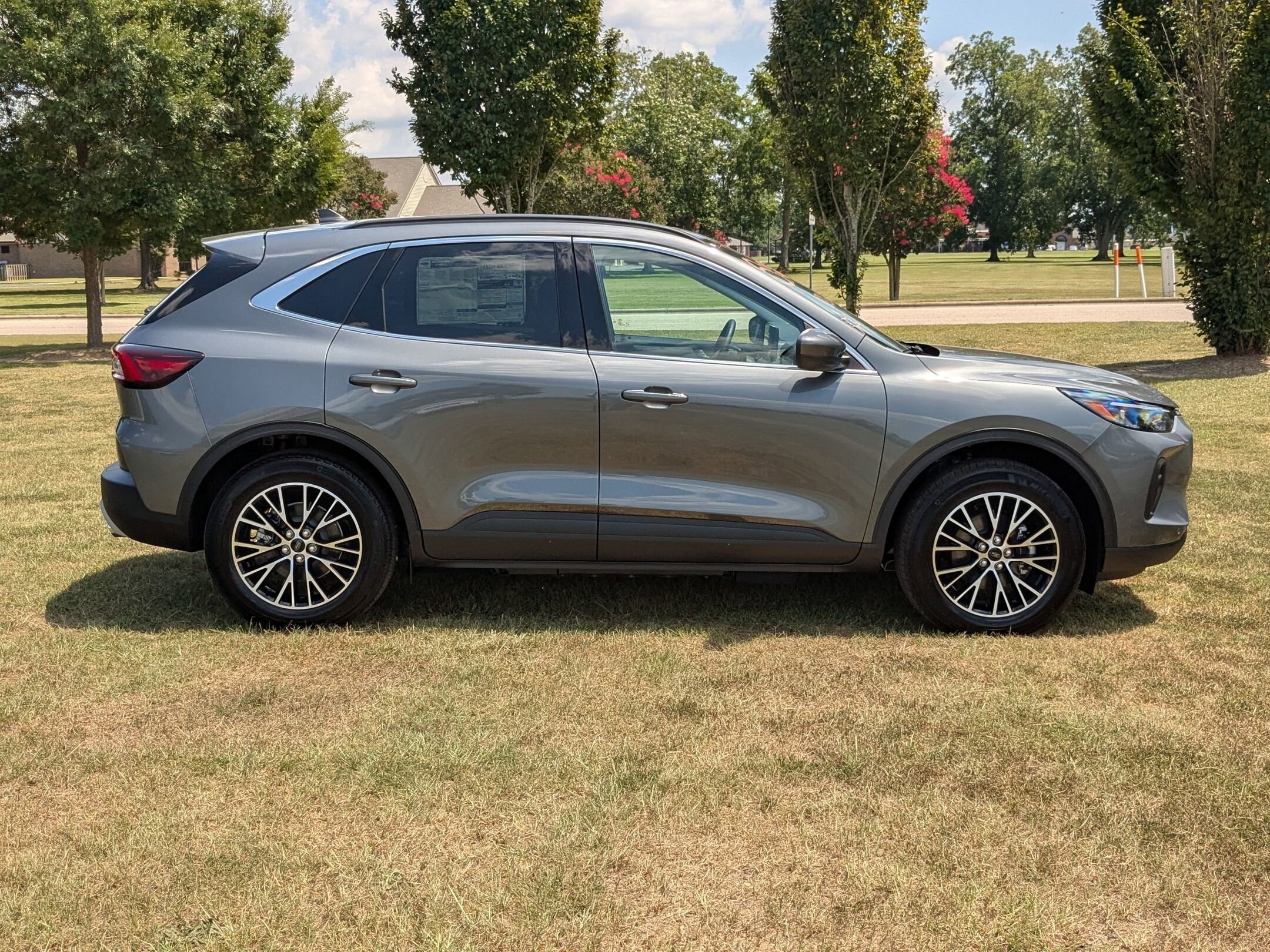 2025 Ford Escape Base photo 2