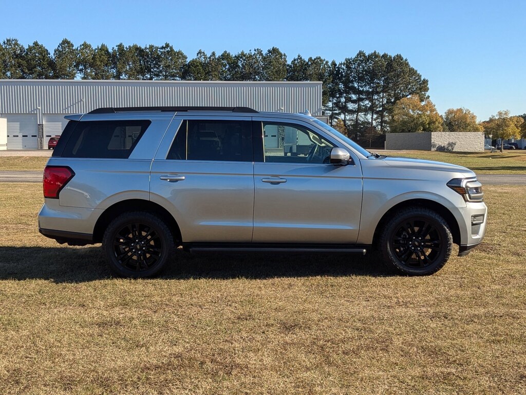 Used 2024 Ford Expedition XLT SUV