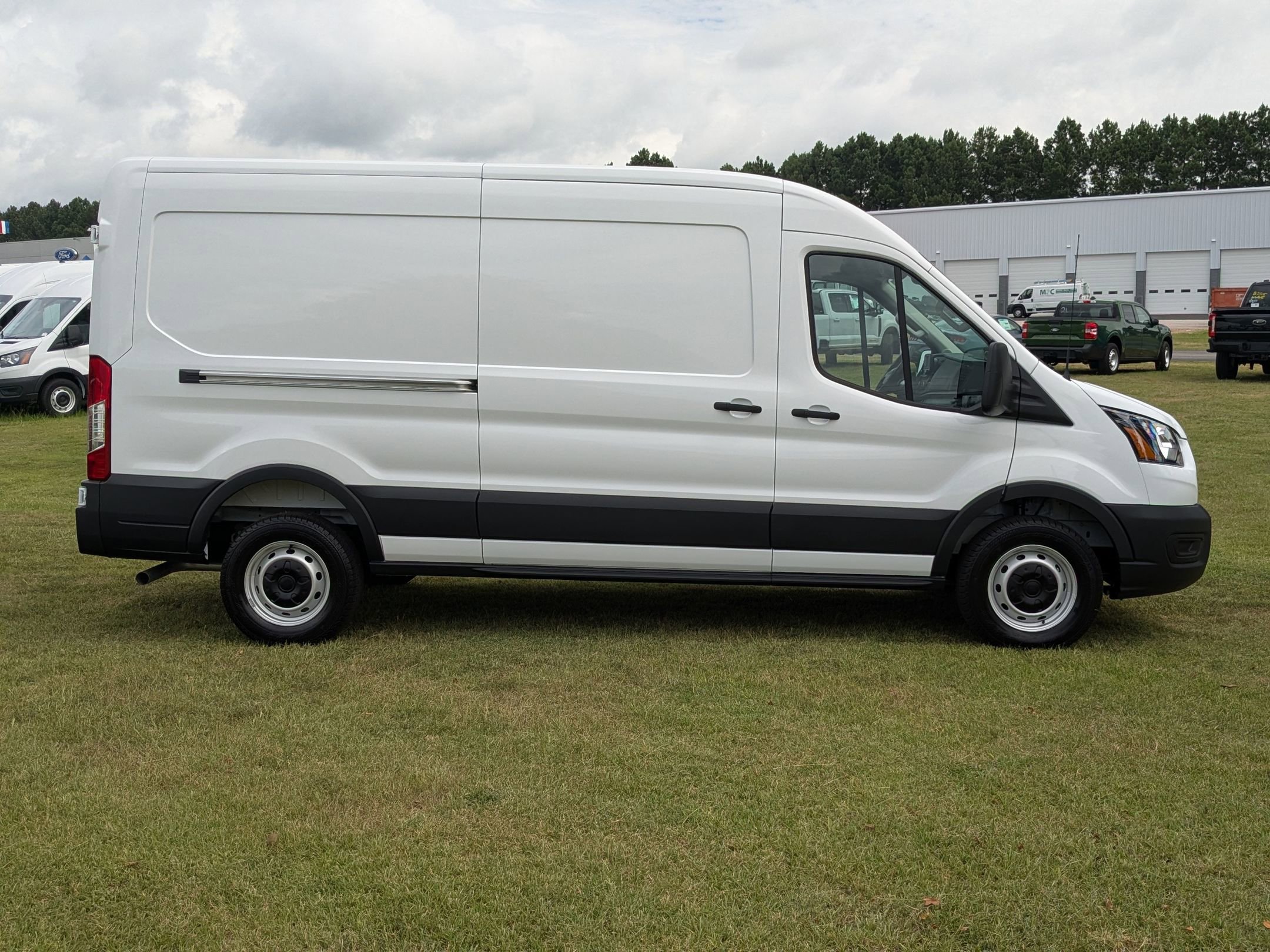 2025 Ford Transit Cargo Van photo 2