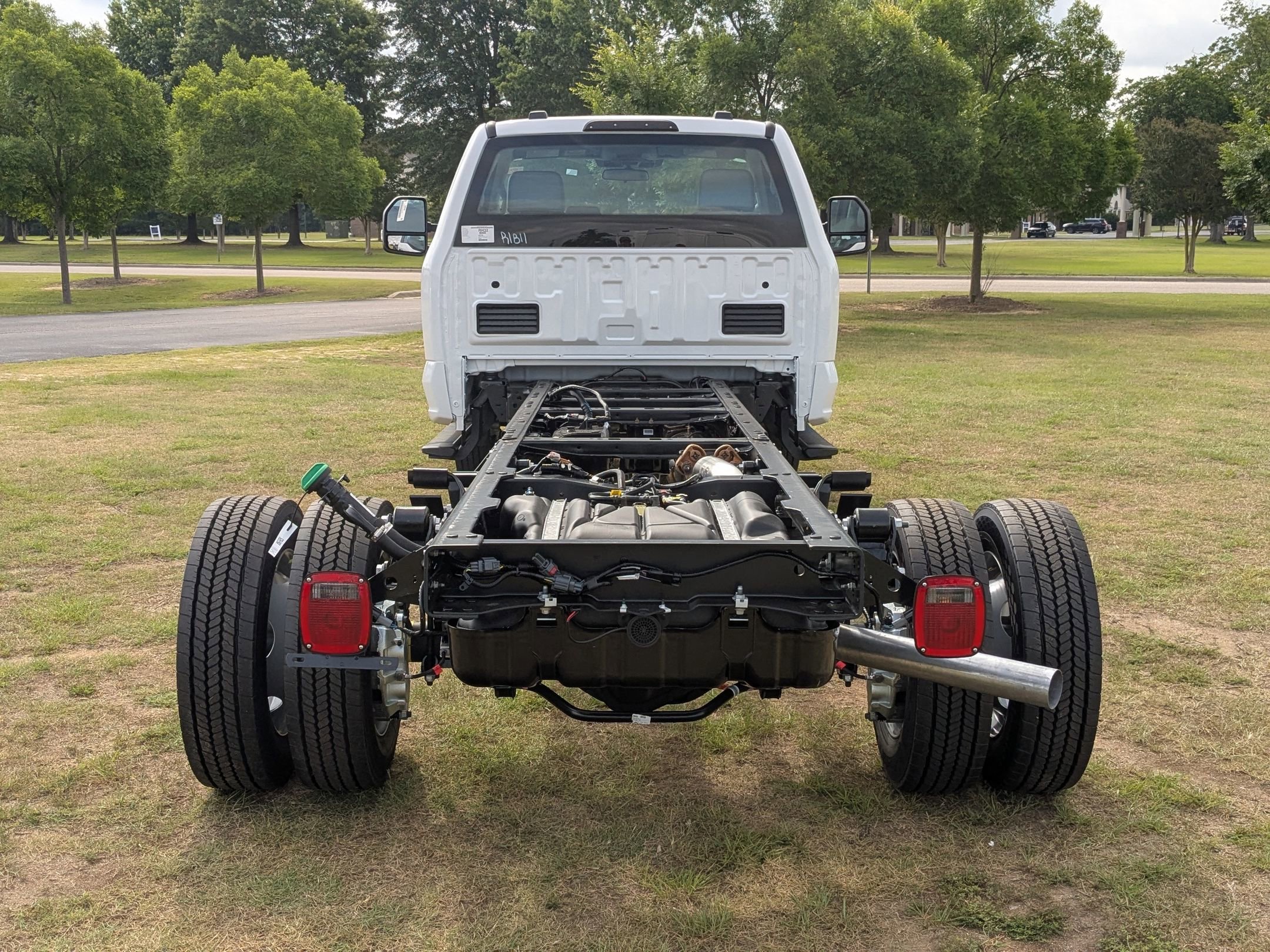 2025 Ford F-550 photo 4