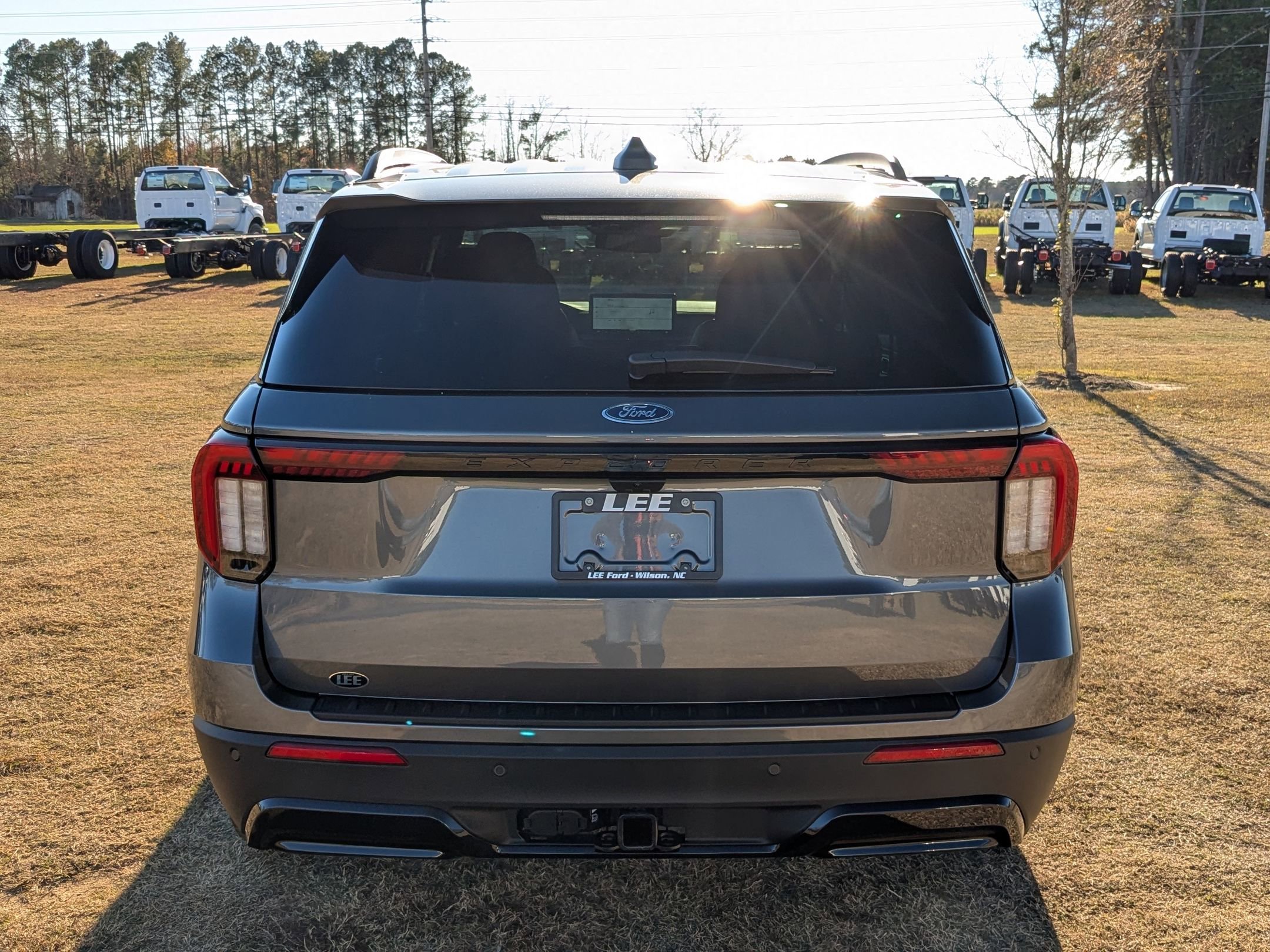 2026 Ford Explorer ST-Line photo 2