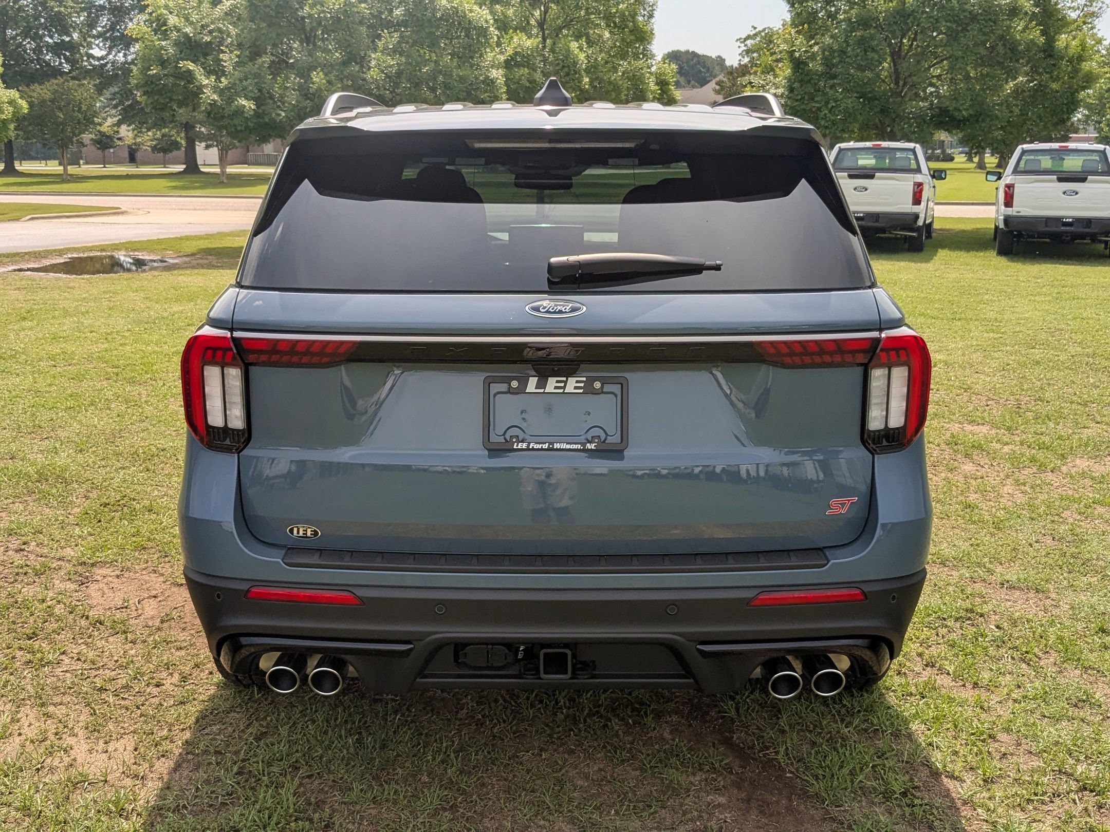 2025 Ford Explorer ST photo 4