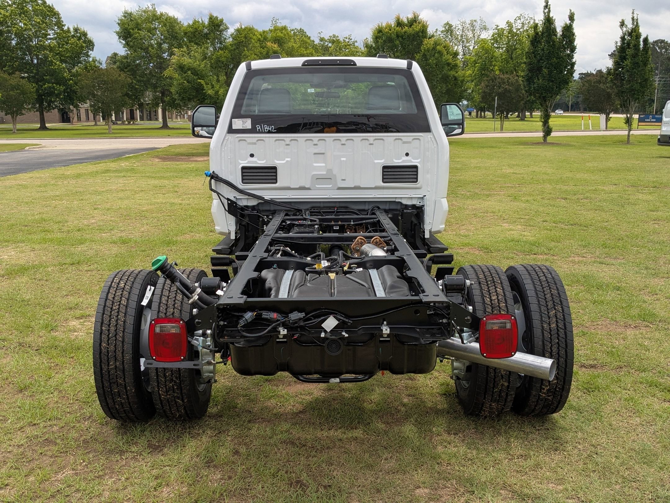 2025 Ford F-550 photo 4