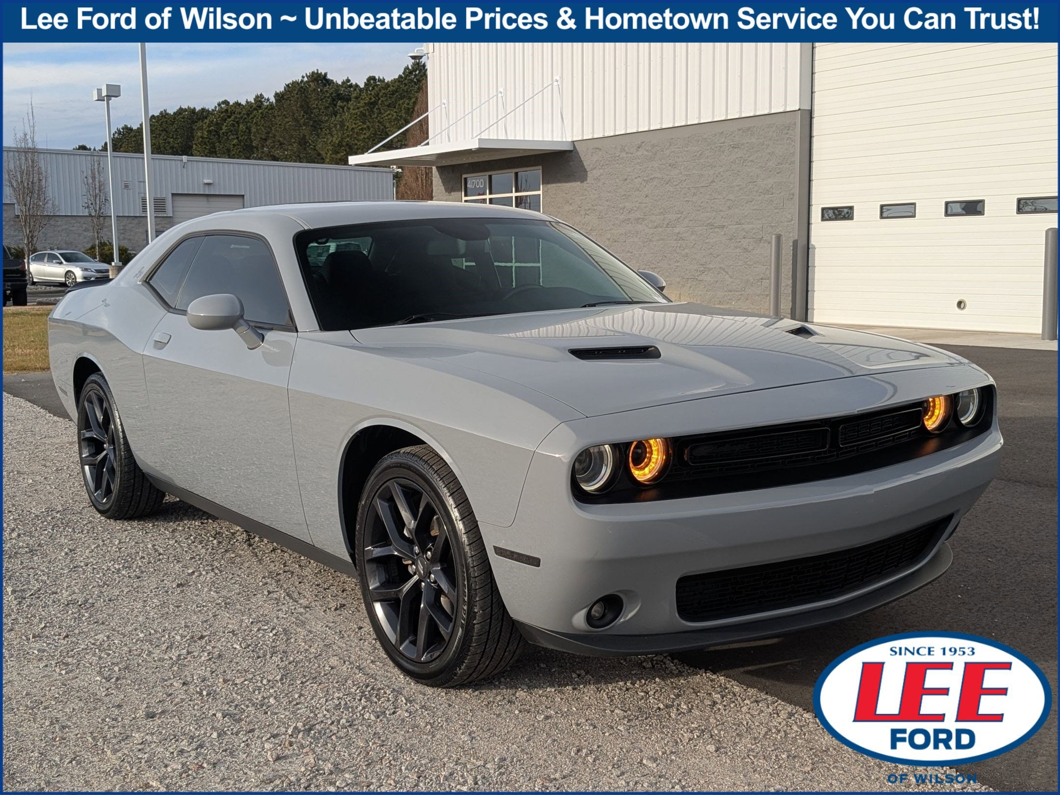 2022 Dodge Challenger SXT's photo