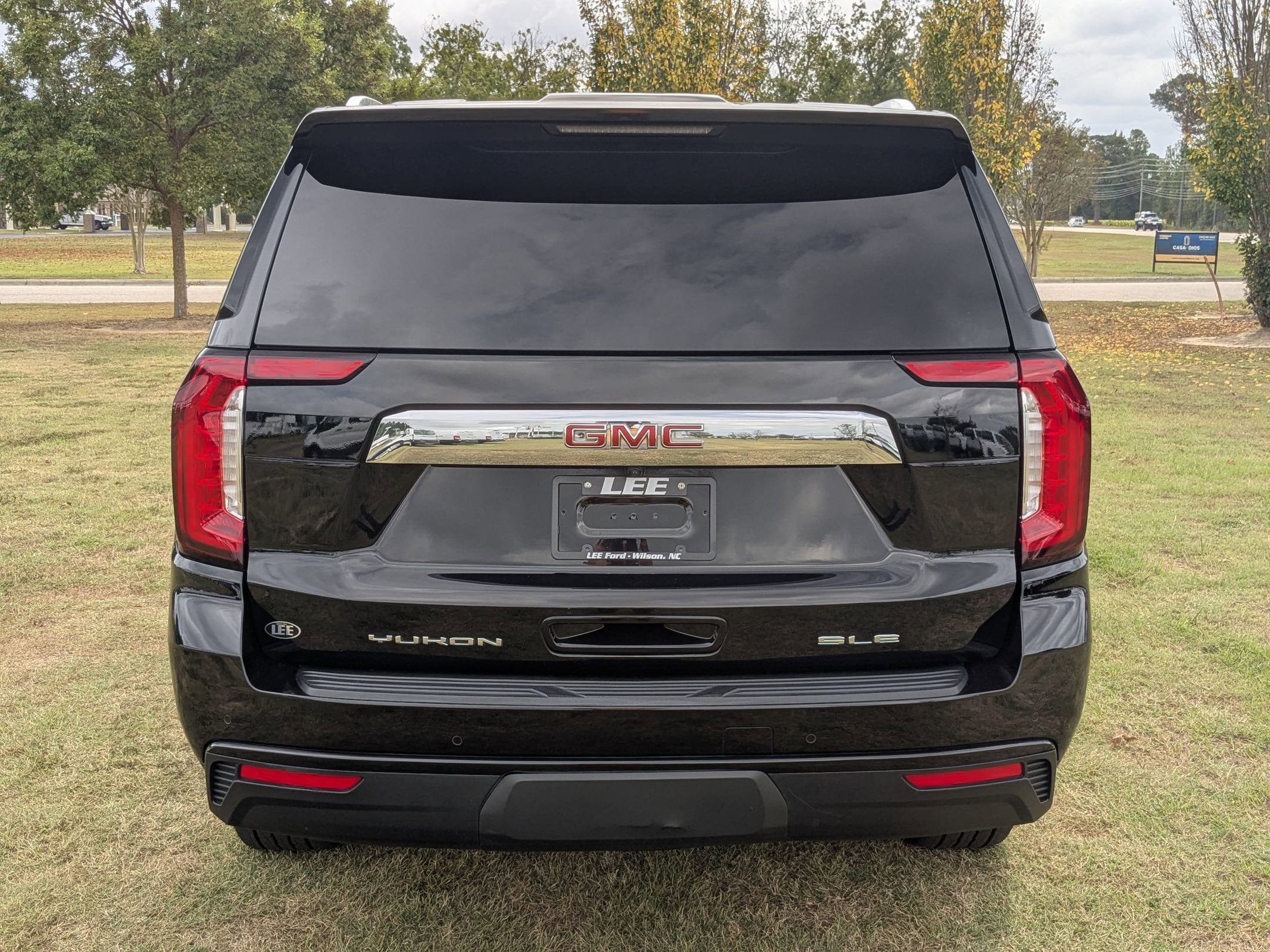2022 Gmc Yukon SLE photo 4