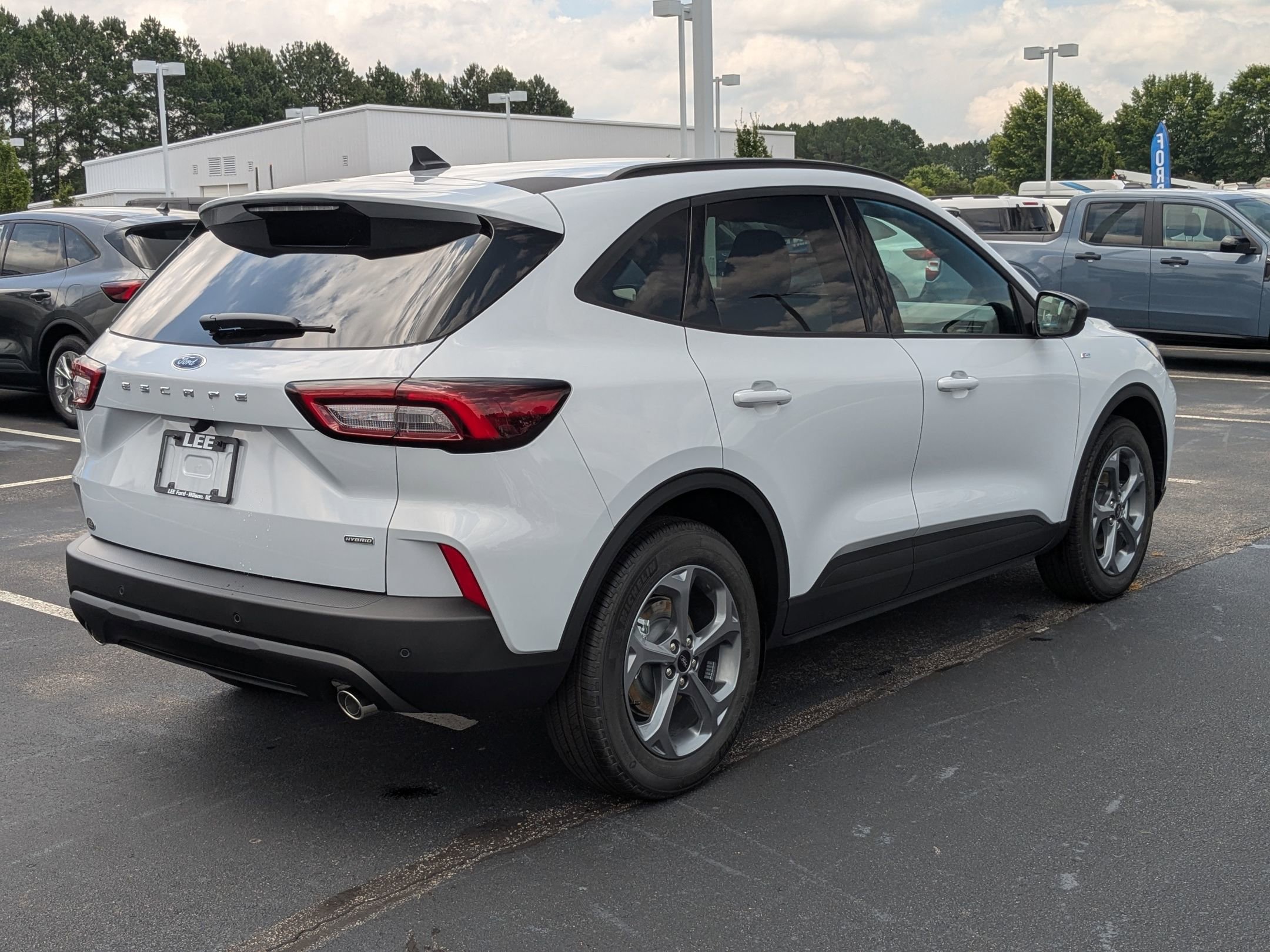 2025 Ford Escape ST-Line photo 3
