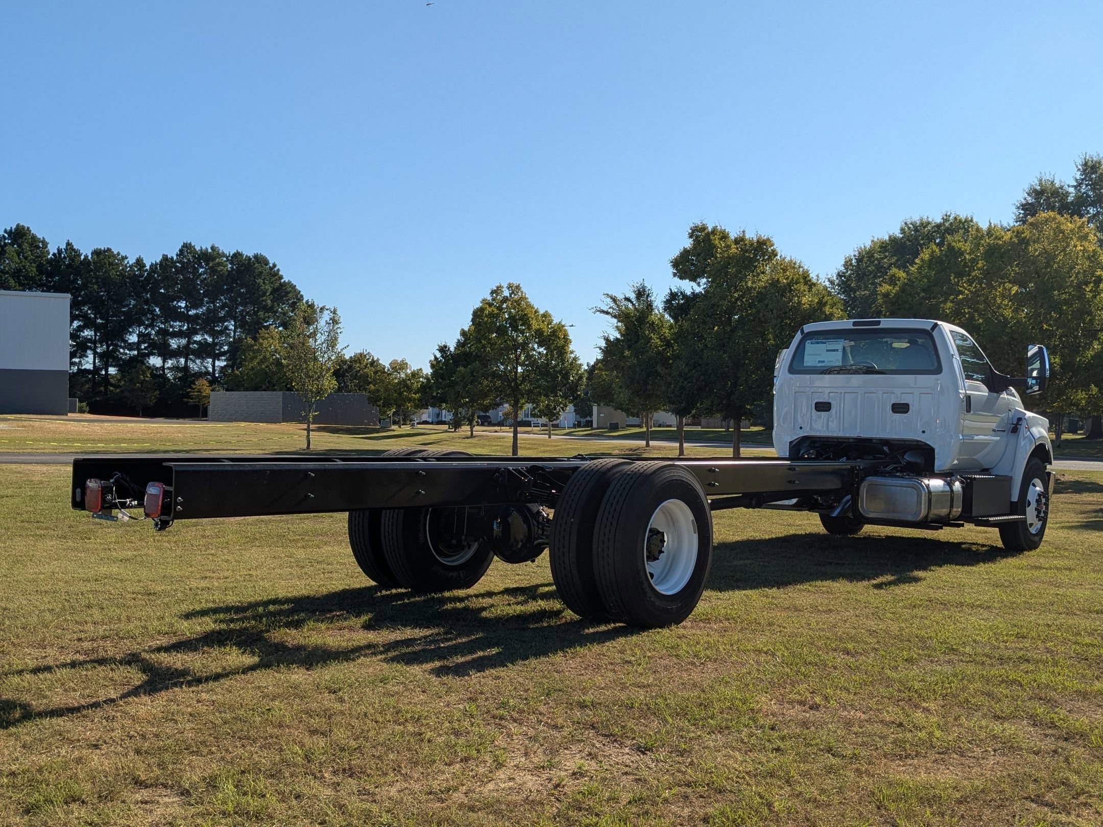 2026 Ford F-750 photo 3