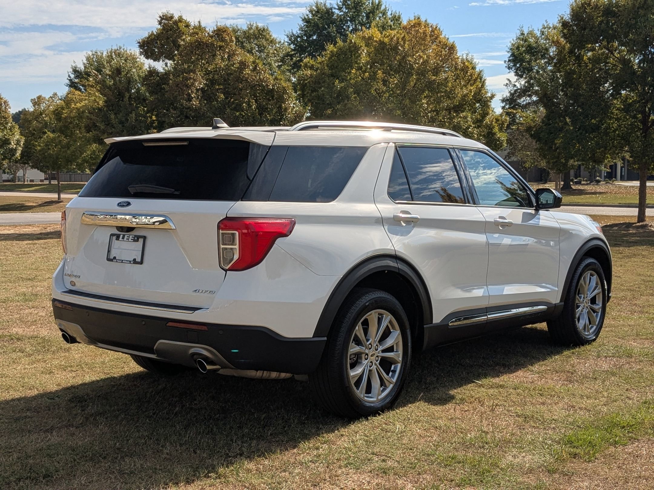2024 Ford Explorer Limited photo 2
