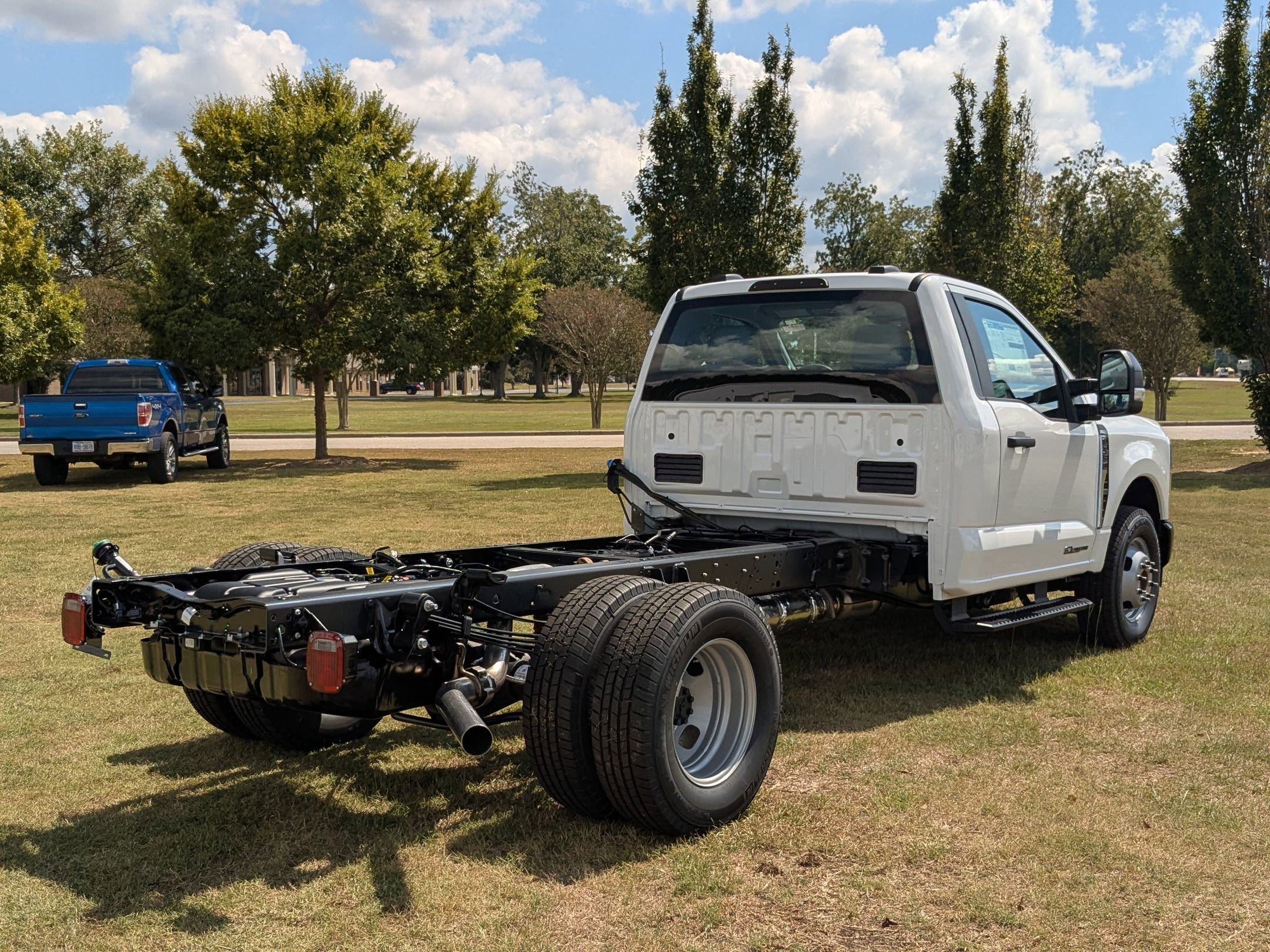 2026 Ford F-350 photo 2