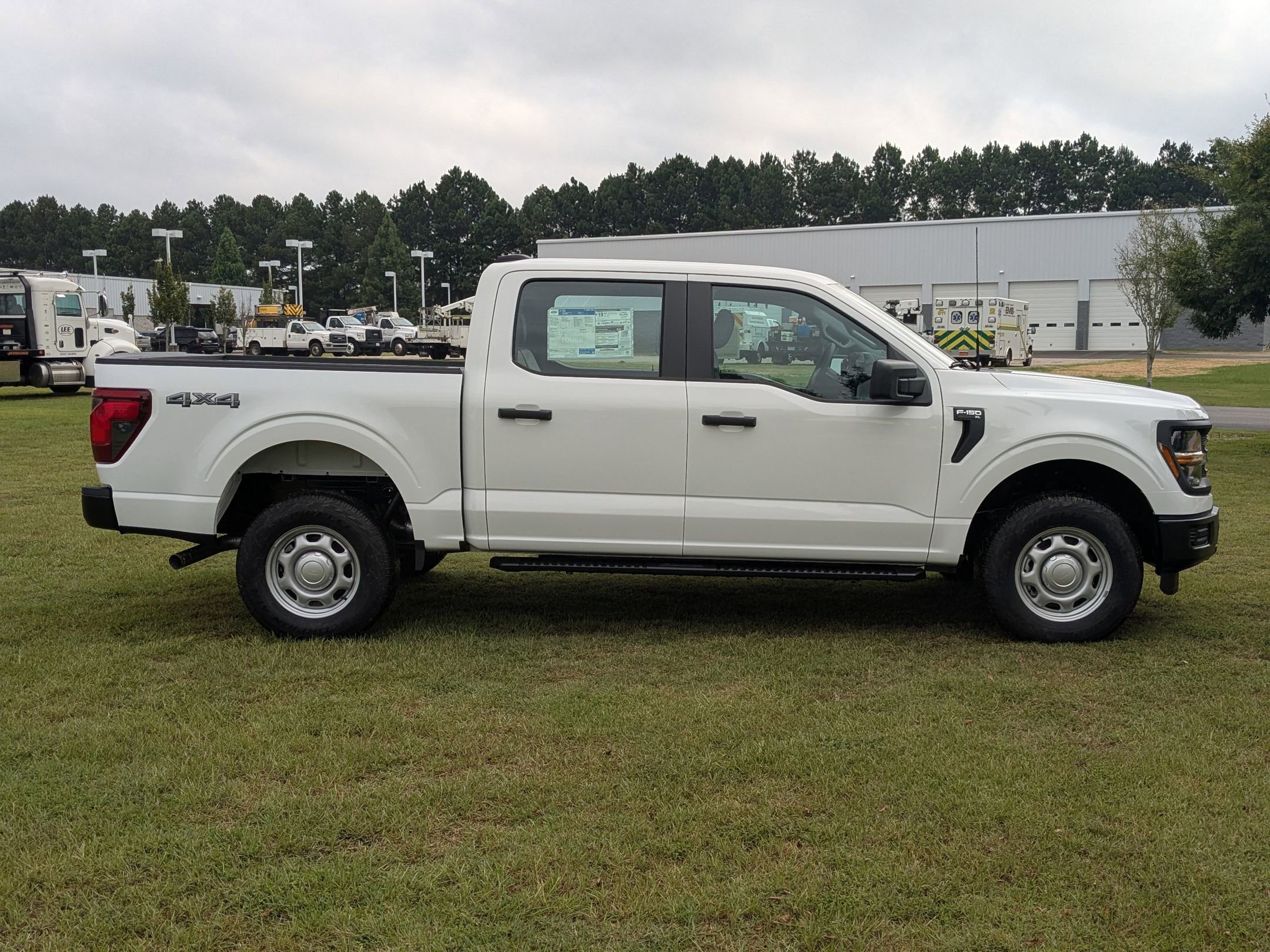 2025 Ford F-150 XL photo 2