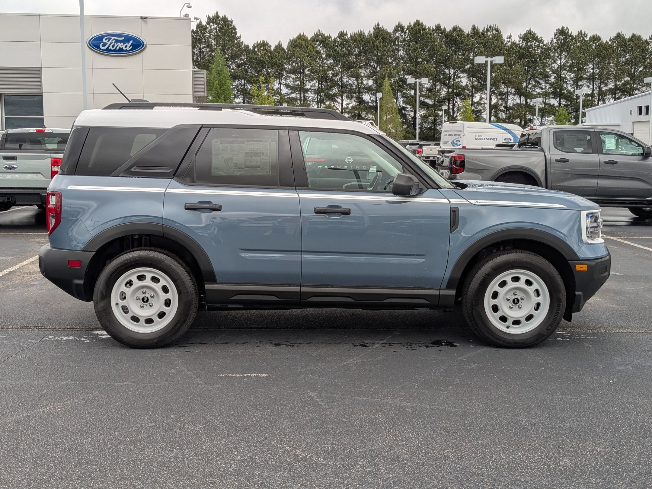 2025 Ford Bronco Sport Heritage photo 2