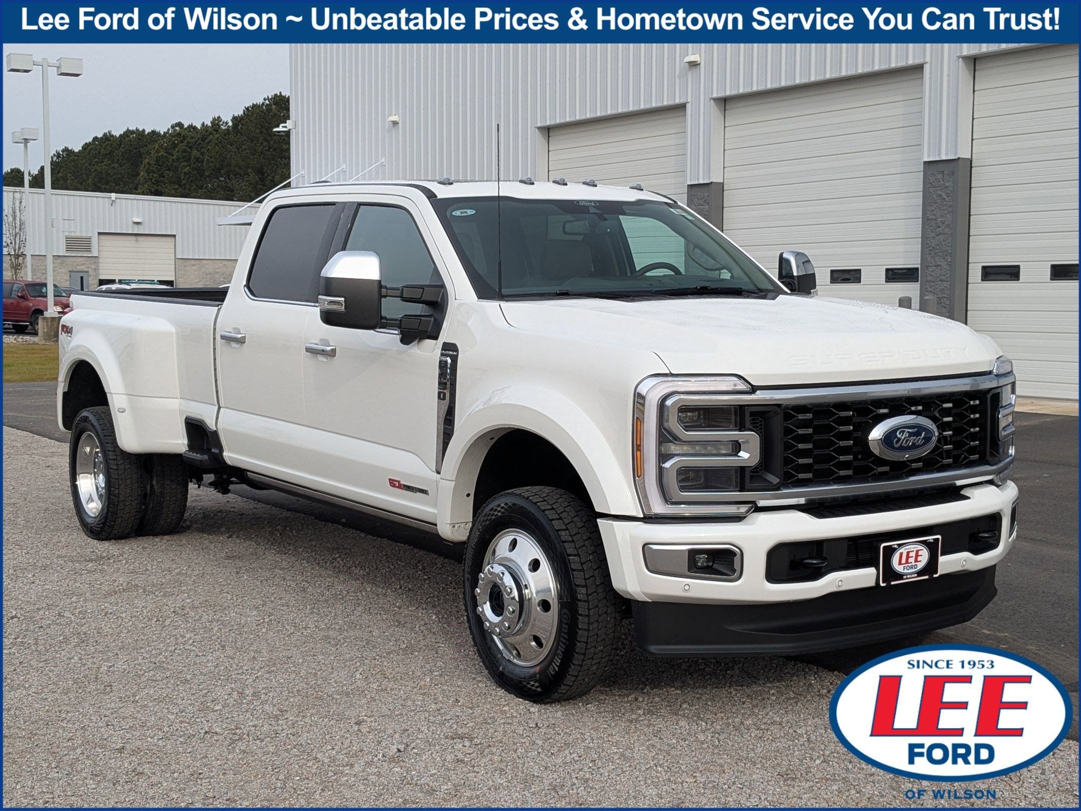 2026 Ford F-450 Super Duty Platinum's photo