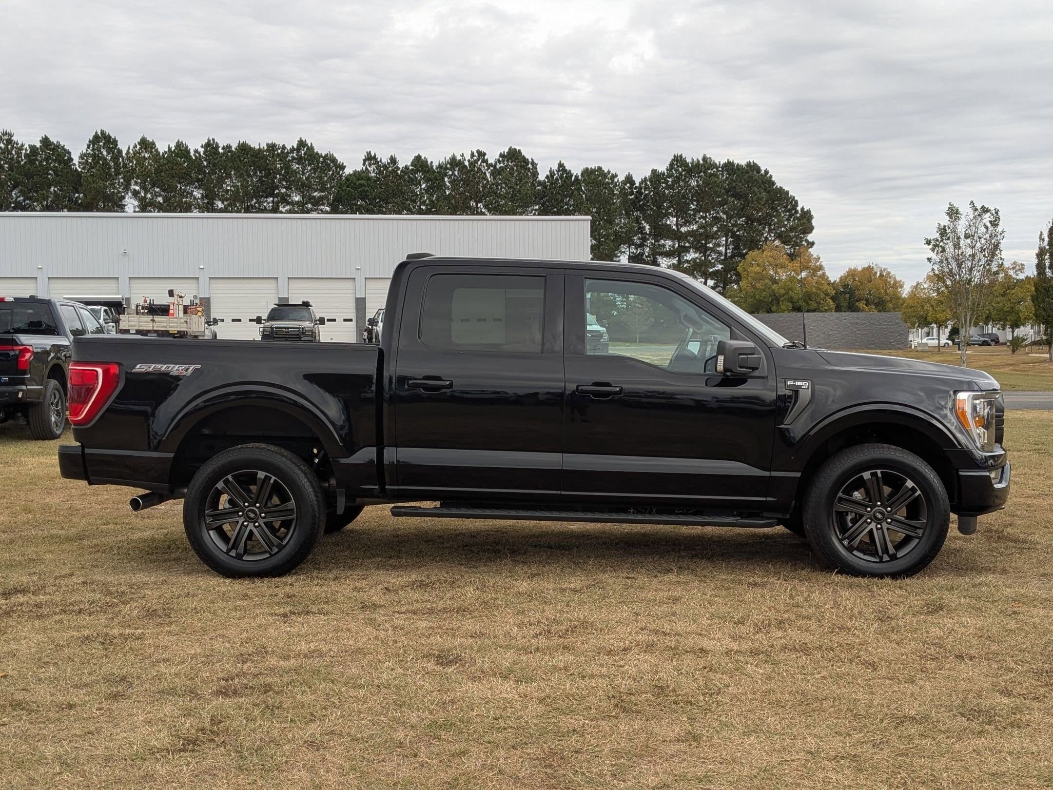 2022 Ford F-150 XLT photo 2