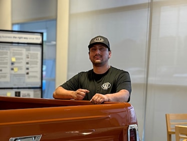 Staff member Orlando Yepez from ID_76ddd5