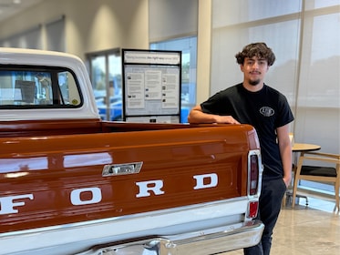 Staff member Jose Sierra from ID_76ddd5