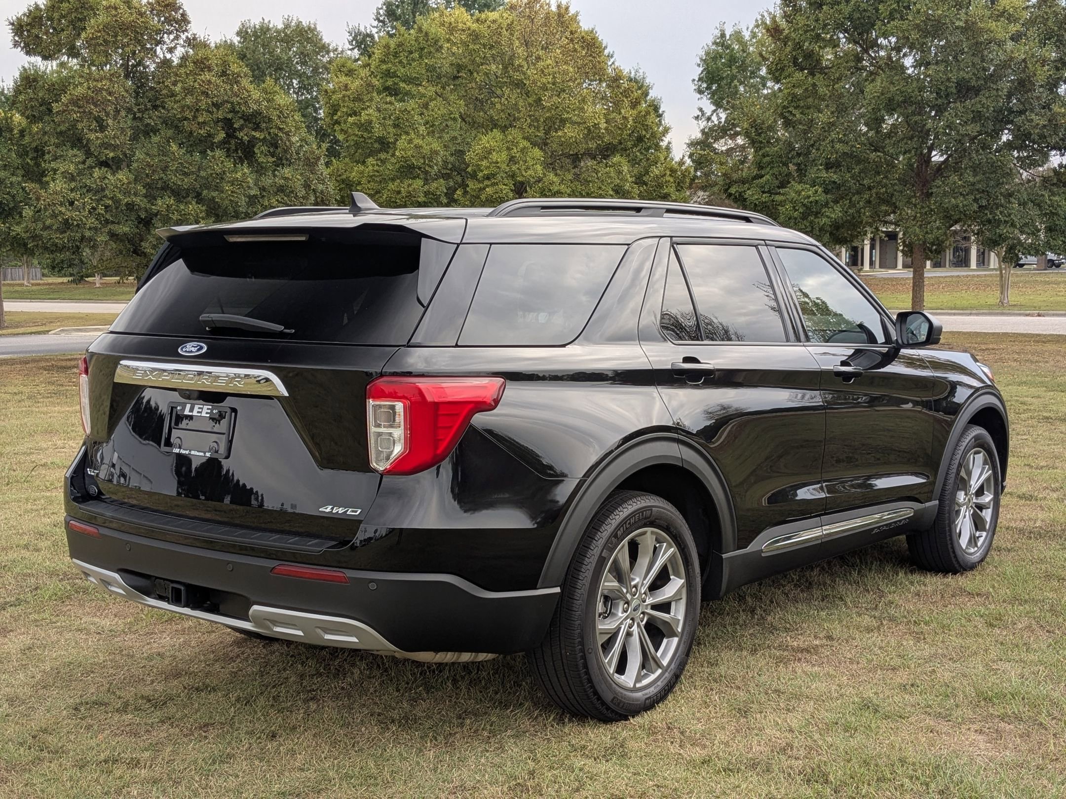 2022 Ford Explorer XLT photo 2
