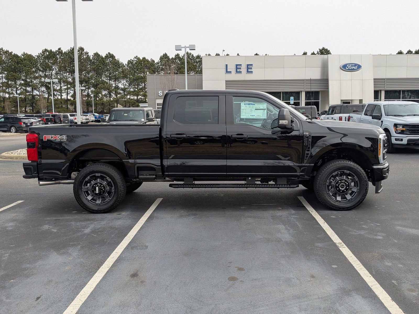 2025 Ford F-250 photo 2