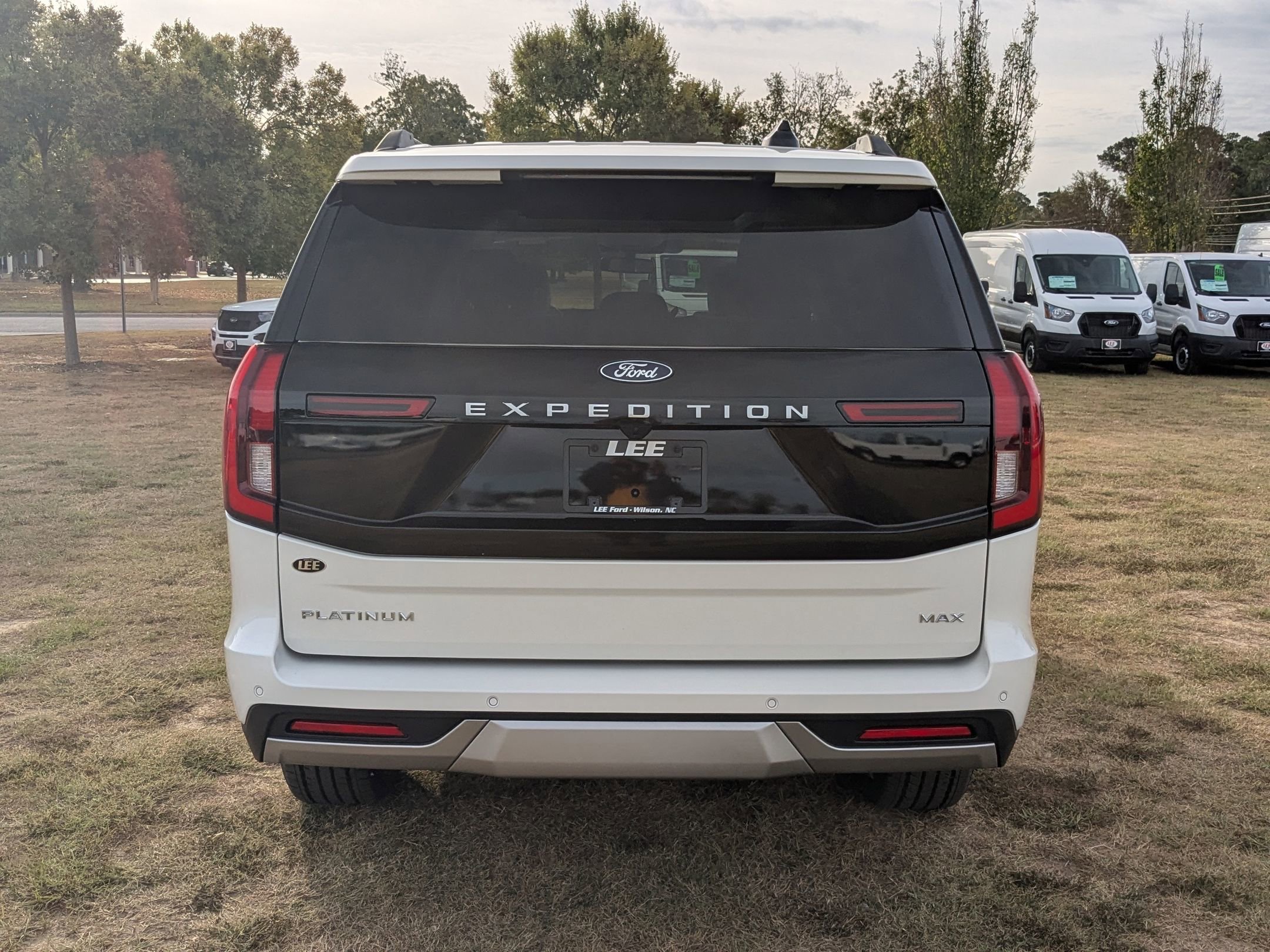 2025 Ford Expedition MAX Platinum photo 3
