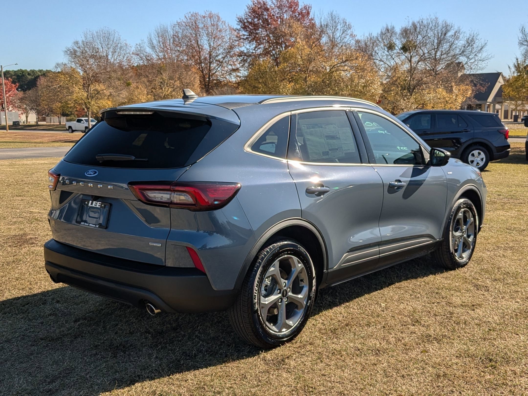 2025 Ford Escape Hybrid ST-Line photo 3