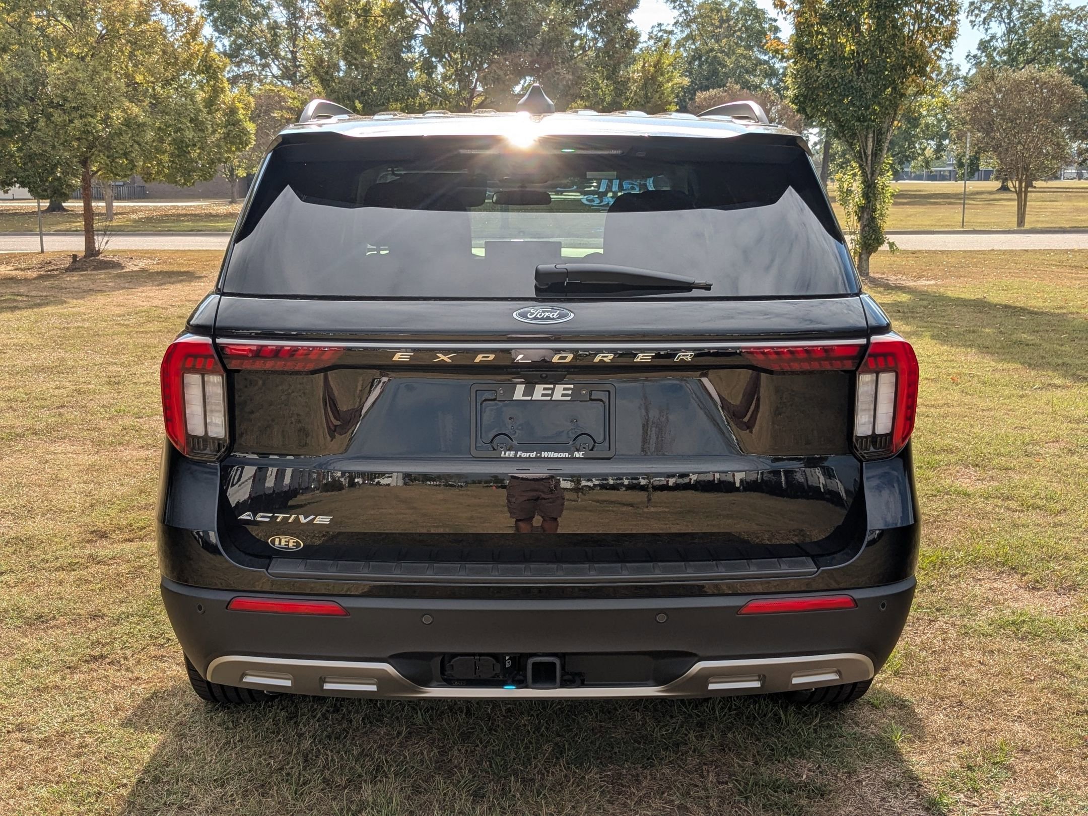 2025 Ford Explorer photo 2