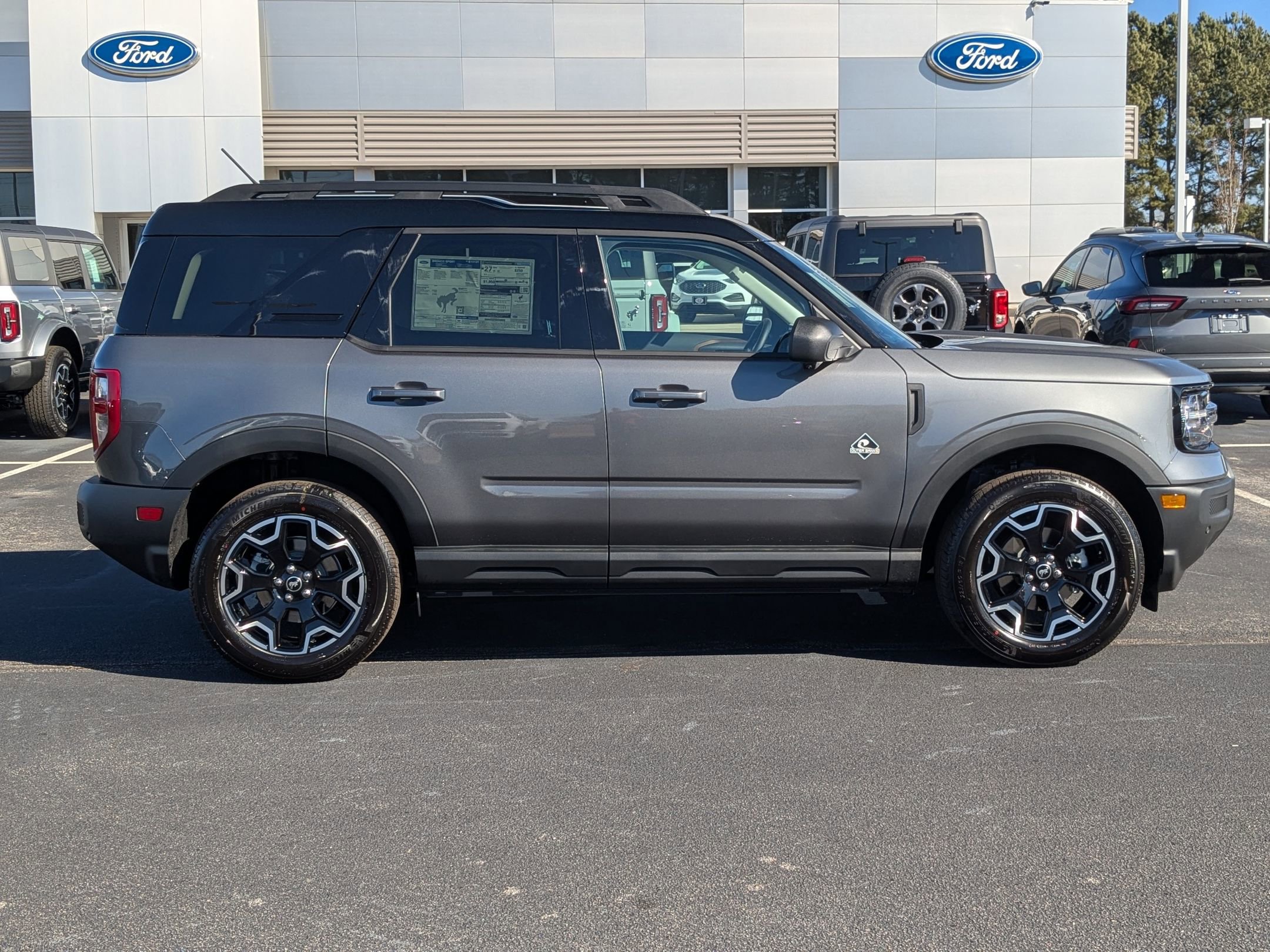 2025 Ford Bronco Sport Outer Banks photo 2