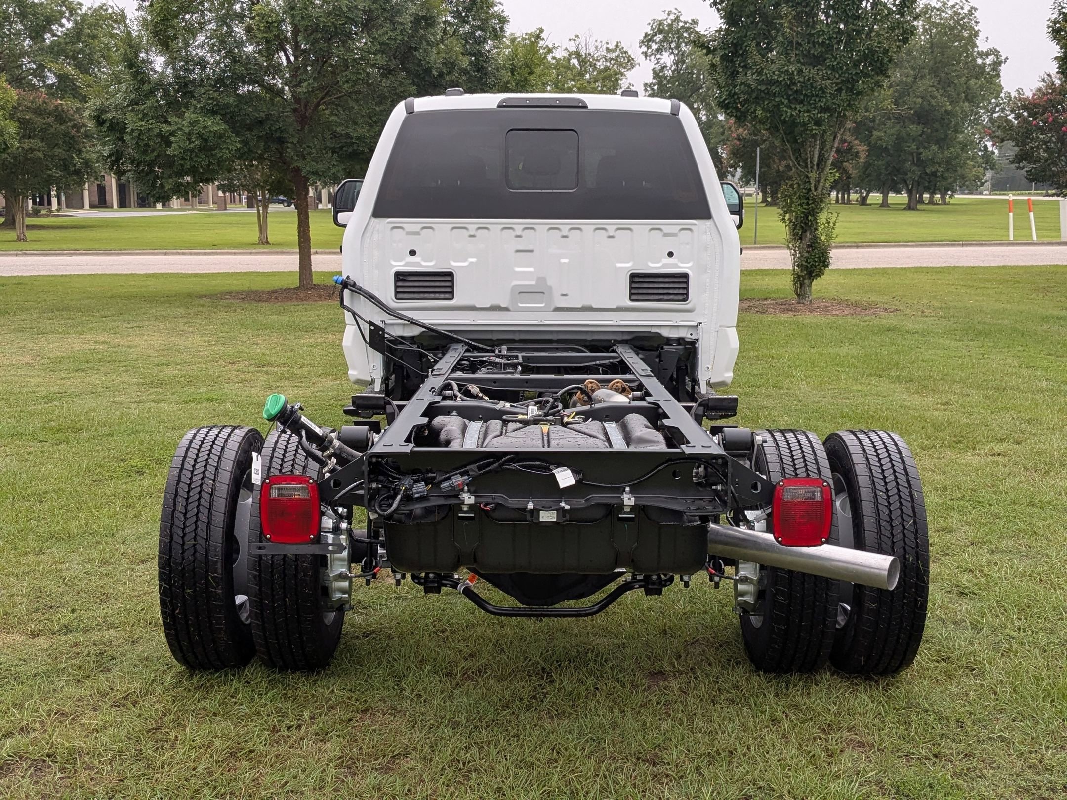 2025 Ford F-450 photo 4