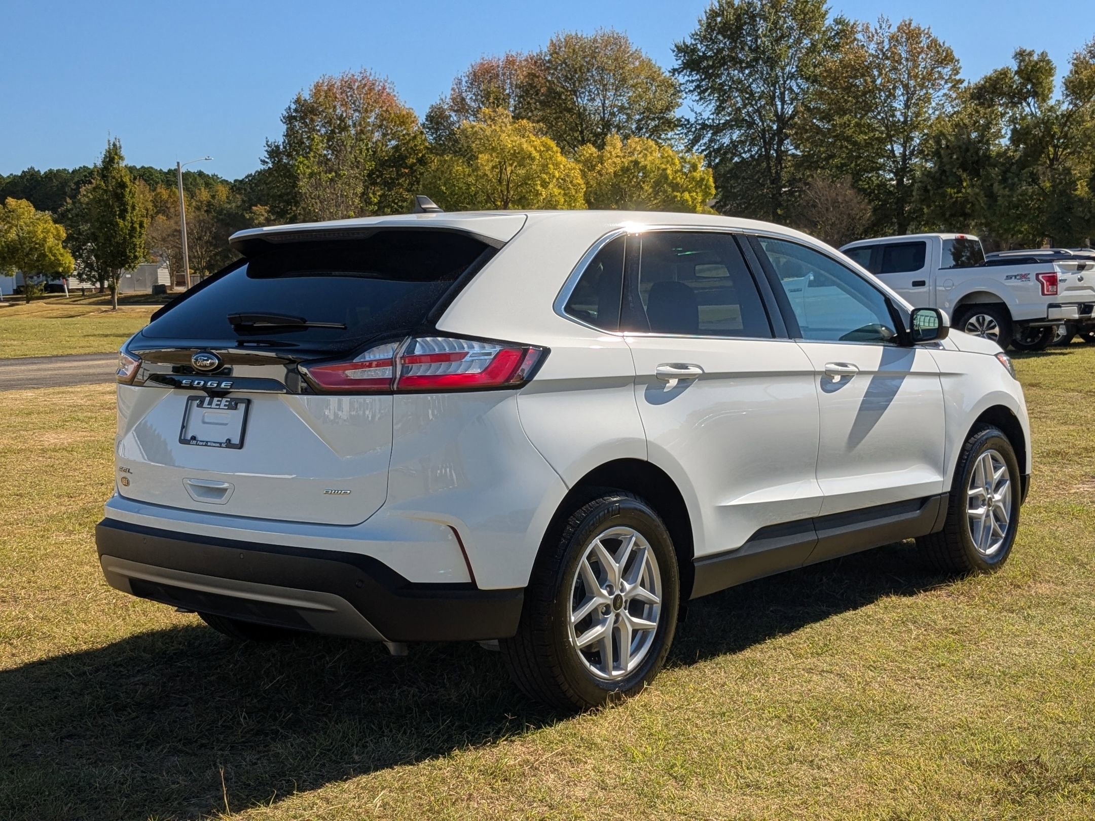 2024 Ford Edge SEL photo 3