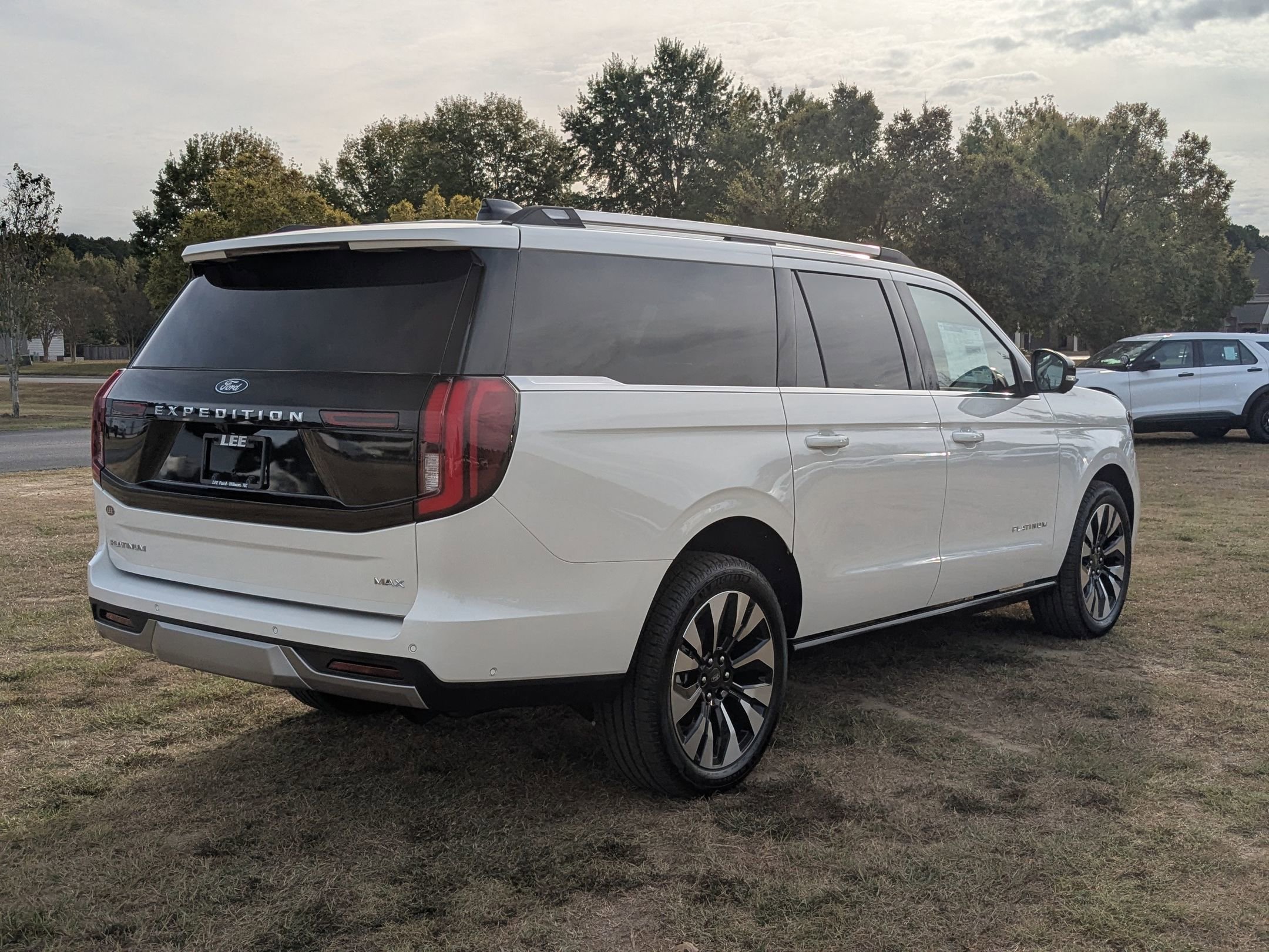 2025 Ford Expedition MAX Platinum photo 2